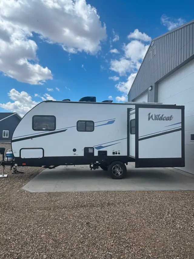 2023 Forest River Wildcat. 17.6 Like new only used a few times . - Photo 3