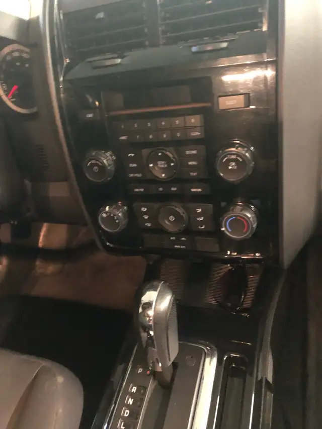 2012 ford escape v6 awd - Photo 9