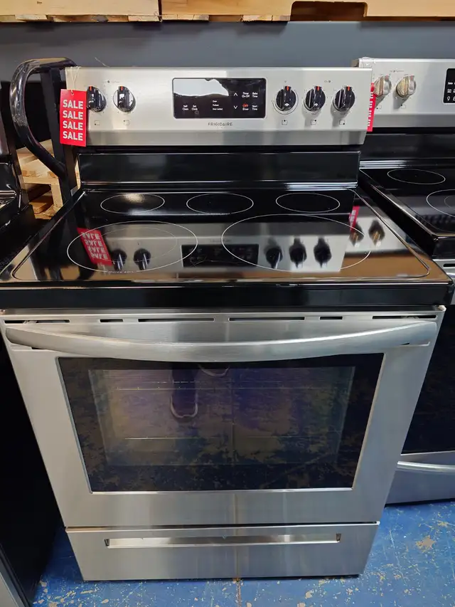 Frigidaire '30' Stainless Steel Freestanding Electric Range
