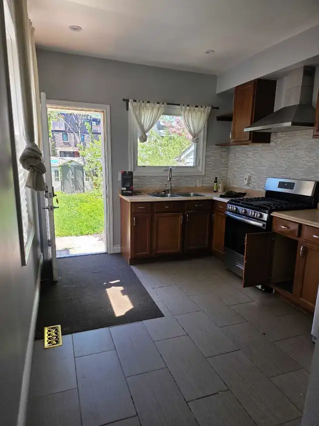 1 Bedroom Apt avail June 1st. - Photo 5