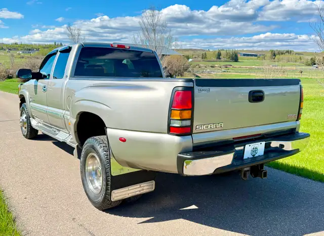 2003 GMC SIERRA 3500HD SLT RWD Dually LB7 Diesel VERY CLEAN! - Photo 6