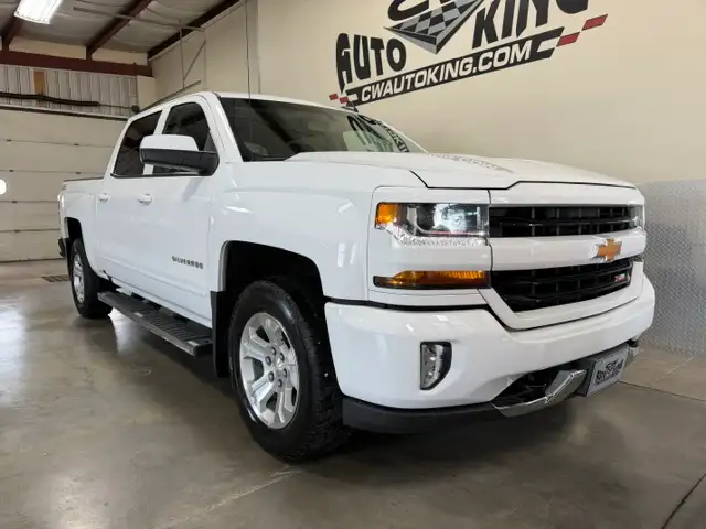 2018 Chevrolet Silverado 1500 LT-Z71 / 4x4 / Crew / Low Kms - Photo 2
