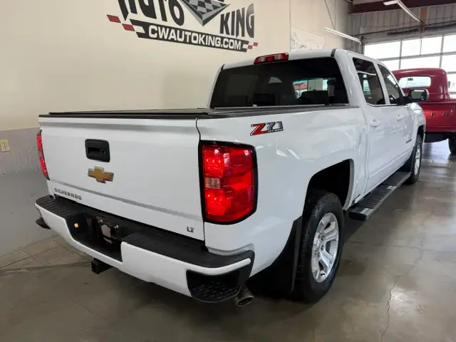 2018 Chevrolet Silverado 1500 LT-Z71 / 4x4 / Crew / Low Kms - Photo 3