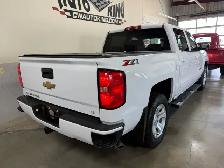 2018 Chevrolet Silverado 1500 LT-Z71 / 4x4 / Crew / Low Kms - Photo 3