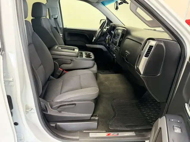 2018 Chevrolet Silverado 1500 LT-Z71 / 4x4 / Crew / Low Kms - Photo 8