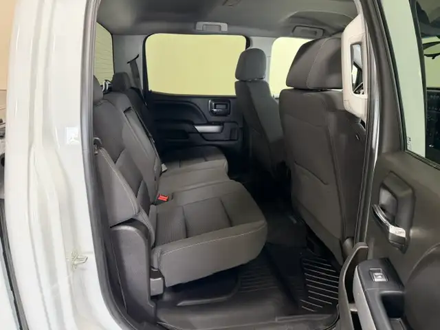 2018 Chevrolet Silverado 1500 LT-Z71 / 4x4 / Crew / Low Kms - Photo 11