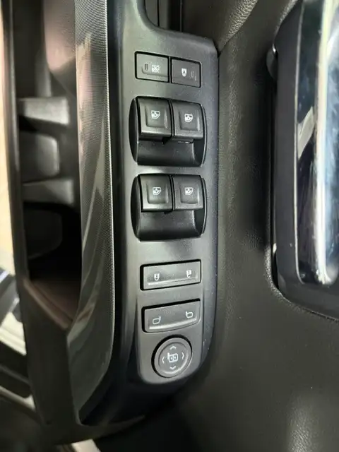2018 Chevrolet Silverado 1500 LT-Z71 / 4x4 / Crew / Low Kms - Photo 12