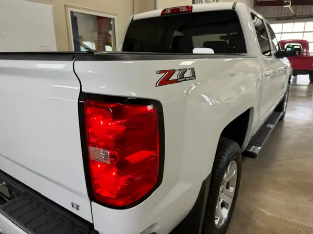 2018 Chevrolet Silverado 1500 LT-Z71 / 4x4 / Crew / Low Kms - Photo 28