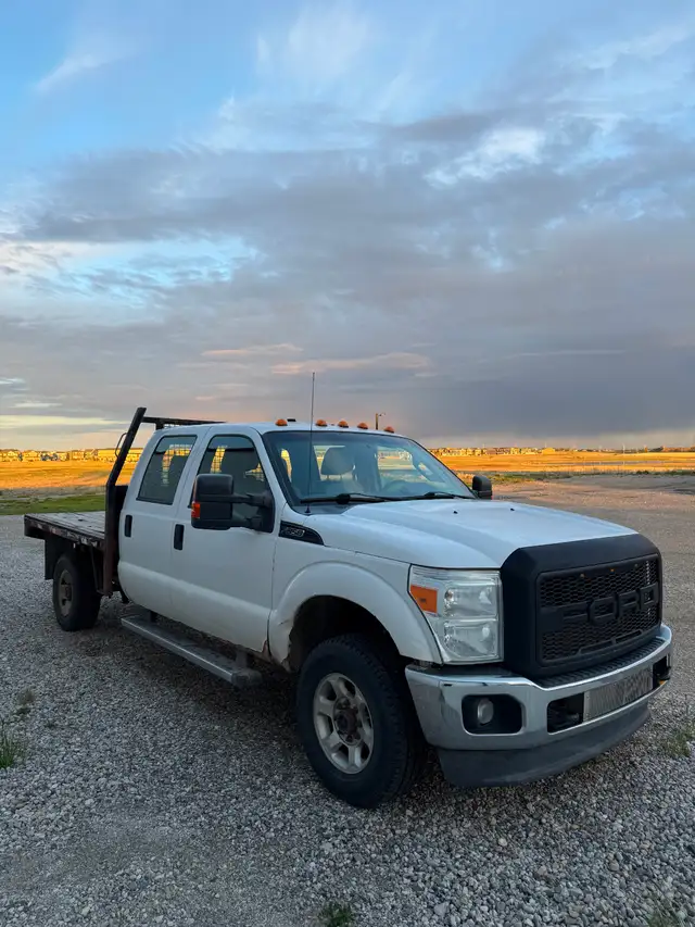 2012 Ford Flatbed E 350 4 door truck - Photo 2