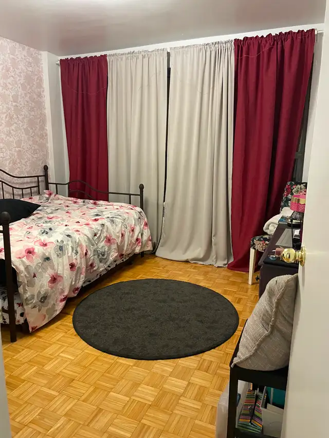 1 Bdrm  Parking $1,400/mth JUNE - JULY Eglinton/Dufferin Toronto - Photo 2
