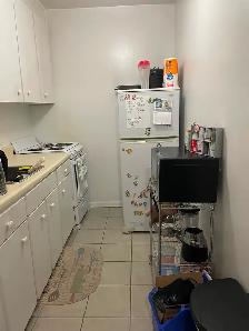 1 Bdrm  Parking $1,400/mth JUNE - JULY Eglinton/Dufferin Toronto - Photo 4