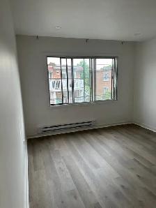 PRIVATE ROOM ON JEAN-TALON EAST