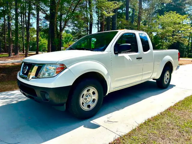 2018 Nissan Frontier King Cab AUTOMATIC-4 CYLINDER-CAMERA-CERT