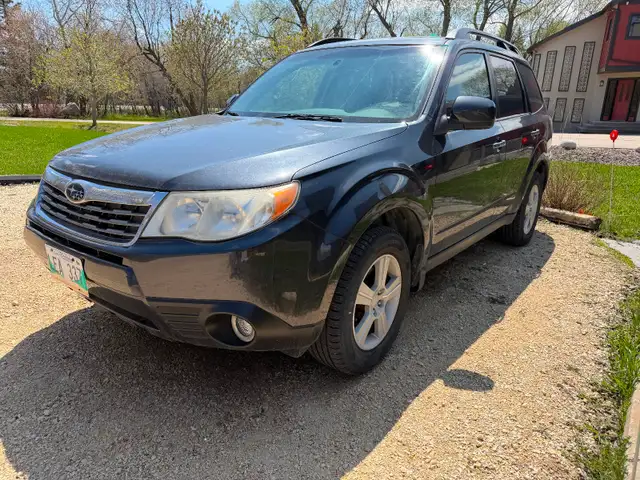 2010 Subaru Forester awd New Manitoba Safety Cert. 155,144 kms