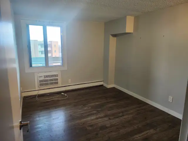 2 Bedroom Condo for rent - 1171 Ambleside Drive - Photo 6