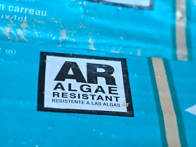 Black Fiber Glass Asphalt Shingles new bundles $25 - Photo 4
