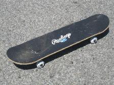 LIKE BRAND NEW 31' RAWLINGS SKATEBOARD TAKING FIRST $25.00 CASH!