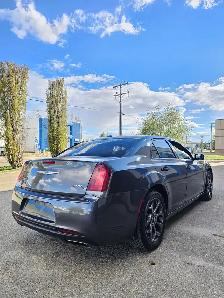 2016 Chrysler 300 S - Photo 7