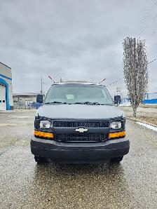 2009 Chevrolet Express 3500 - Photo 2