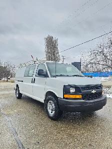 2009 Chevrolet Express 3500 - Photo 3