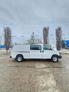 2009 Chevrolet Express 3500 - Photo 4