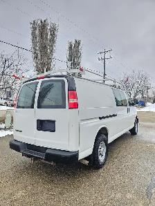 2009 Chevrolet Express 3500 - Photo 11
