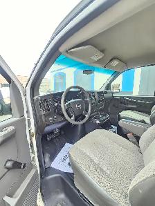 2009 Chevrolet Express 3500 - Photo 19