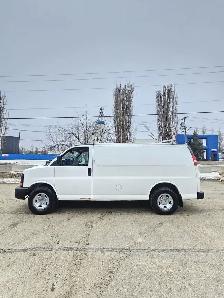 2012 Chevrolet Express 3500 - Photo 2
