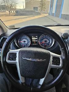 2014 Chrysler Town & Country Touring - Photo 8