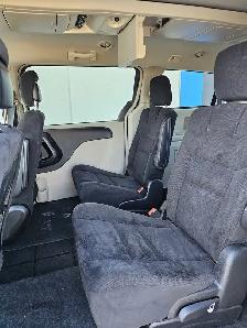 2014 Chrysler Town & Country Touring - Photo 11