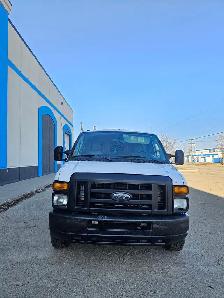 2013 Ford E-250 - Photo 2