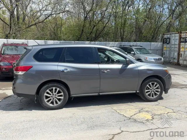 2016 Nissan Pathfinder 4WD 4dr S - Photo 7