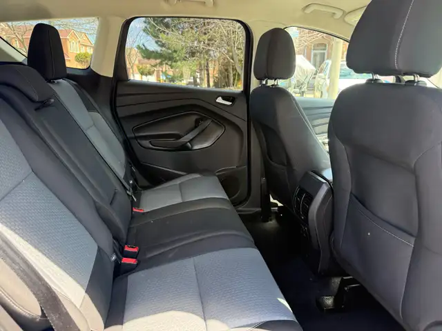 2017 Ford Escape FWD 4dr SE - Photo 9