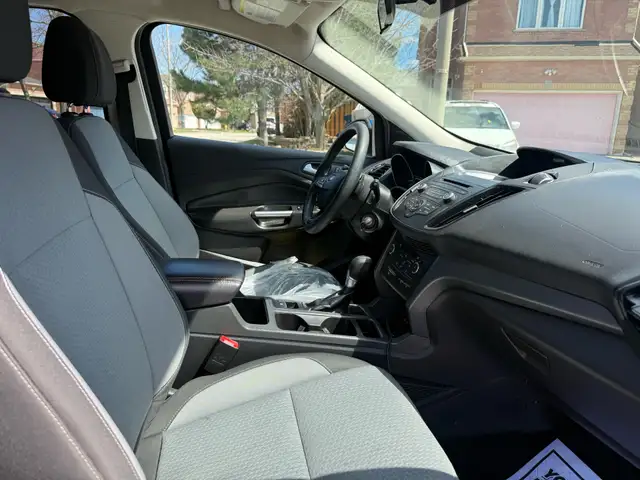 2017 Ford Escape FWD 4dr SE - Photo 11