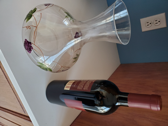 DÉCANTEUR NEUF EN VERRE À VIN ROUGE 10'HAUT SUPPORT MÉTAL $20.00 - Photo 2