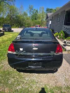 2011 Chevy Impala LTZ - Photo 2