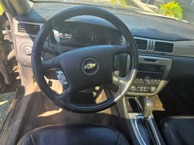2011 Chevy Impala LTZ - Photo 7