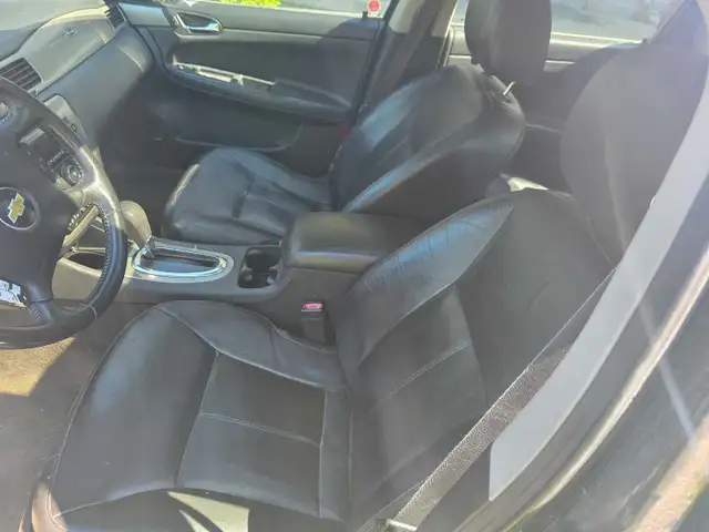 2011 Chevy Impala LTZ - Photo 8