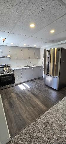 3 Bedrooms basement rental with separate entrance - Photo 4