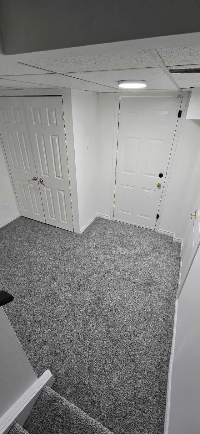 3 Bedrooms basement rental with separate entrance - Photo 10