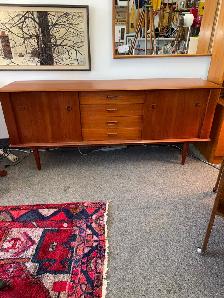 Mid-century modern Teak Sideboard credenza buffet entertainment