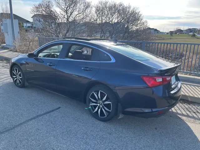 2018 Chevrolet Malibu LT - Photo 2