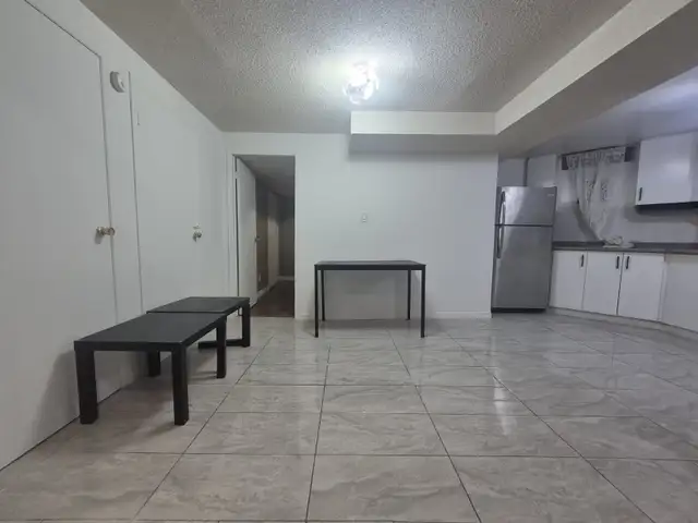 One bedroom basement apartment - Burnhamthorpe Confederation