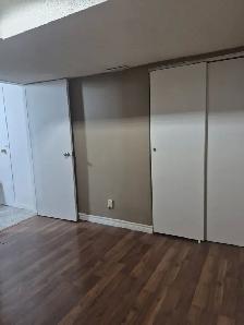 One bedroom basement apartment - Burnhamthorpe Confederation - Photo 3