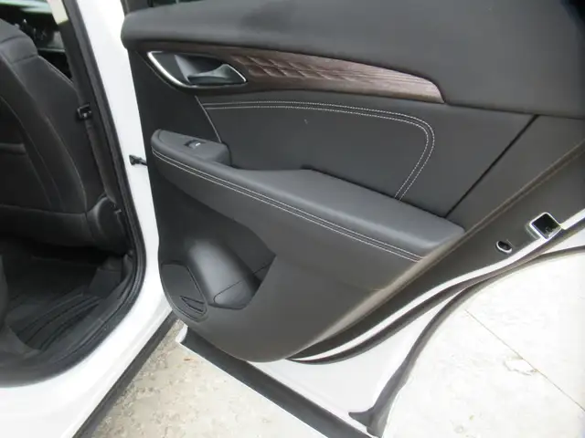2023 Buick Envision Avenir AWD - Photo 28