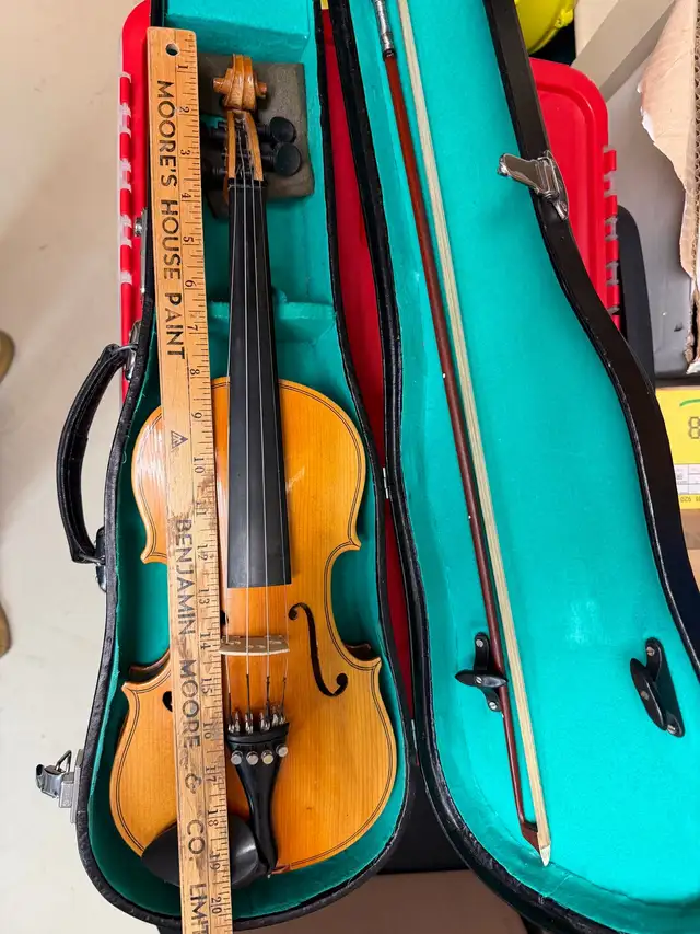 Child size violins