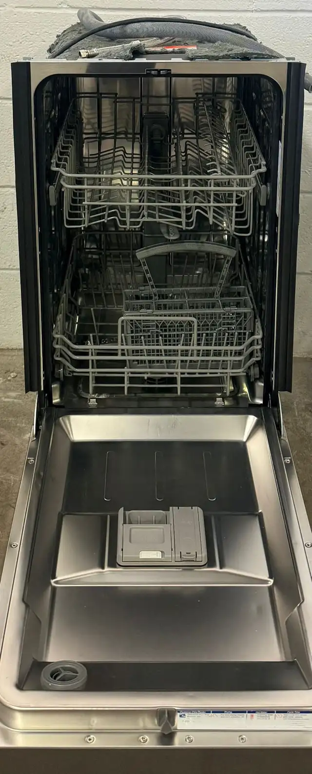 18" Apartment Size Dishwasher "FRIGIDAIRE" - Photo 2