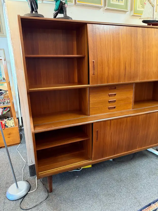 Mid-century modern Danish Teak Sideboard - Photo 2