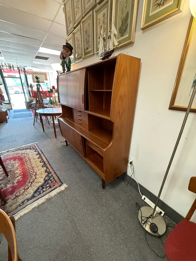 Mid-century modern Danish Teak Sideboard - Photo 3