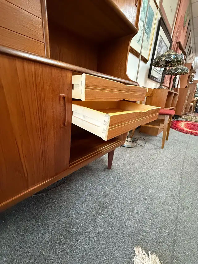 Mid-century modern Danish Teak Sideboard - Photo 4